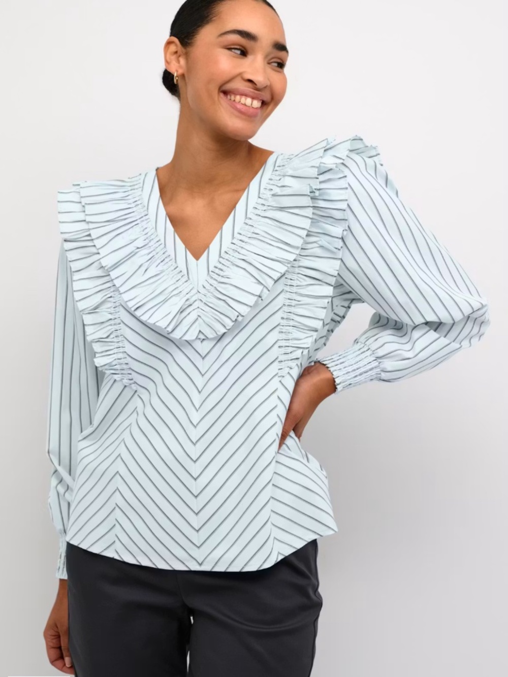 NWT KAFFE Curve Blouse in Blue Puffy sleeves, Ruffles, stripes Size 38 - M